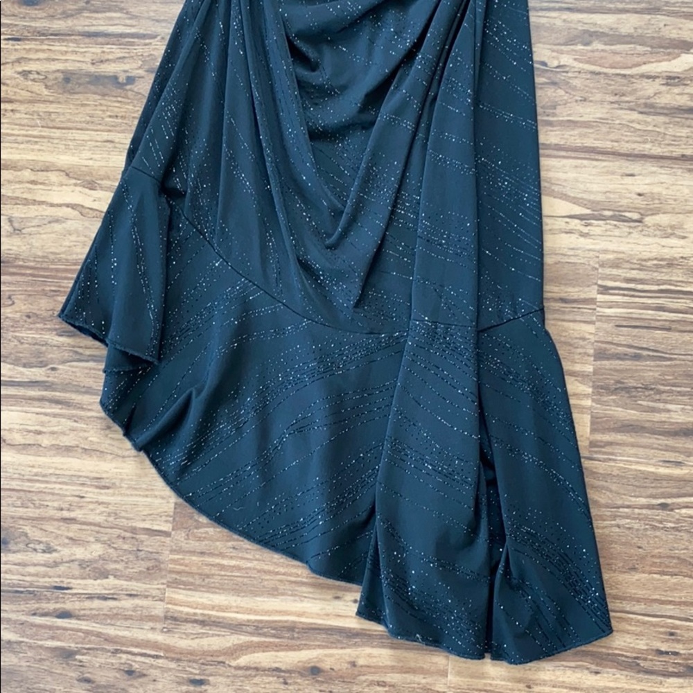 Black dress - Picture 2 of 8